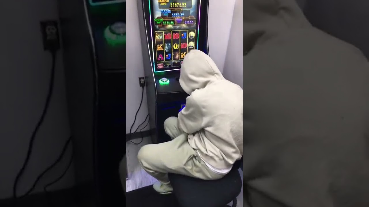 When you lose all yo money at the slot machine #subscribe #shorts #viralshorts #reels #trending Video