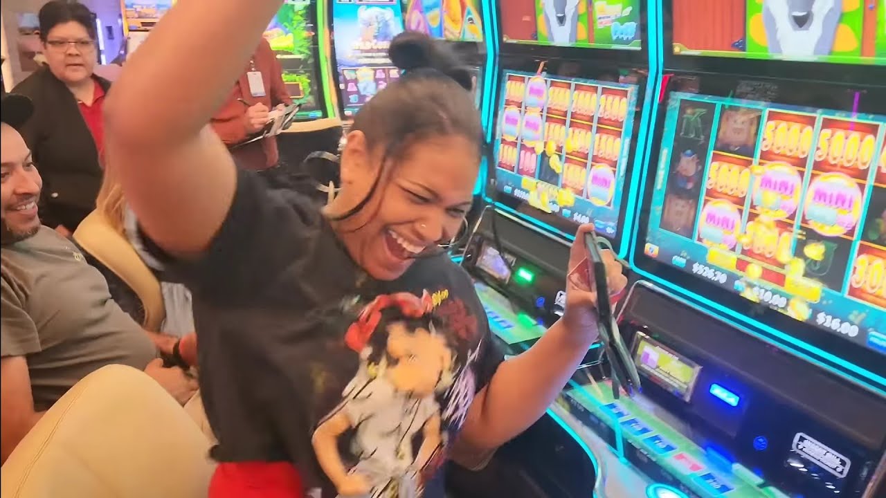 Jackpot Handpays AT THE SAME TIME On Huff N Puff!! Video